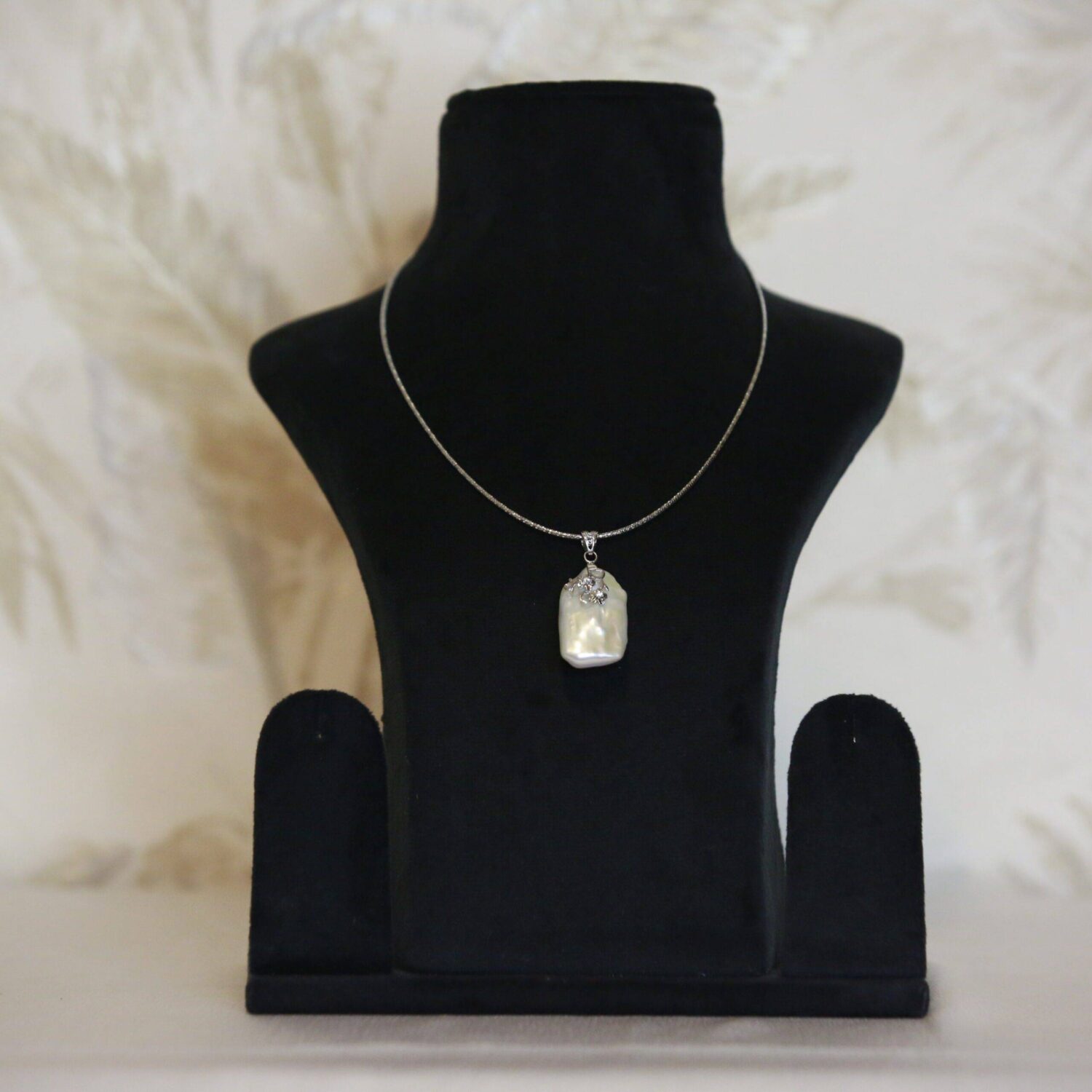 Charismatic White Baroque Pearl Pendant With CZ Floral 925 Silver Clasp - Image 2