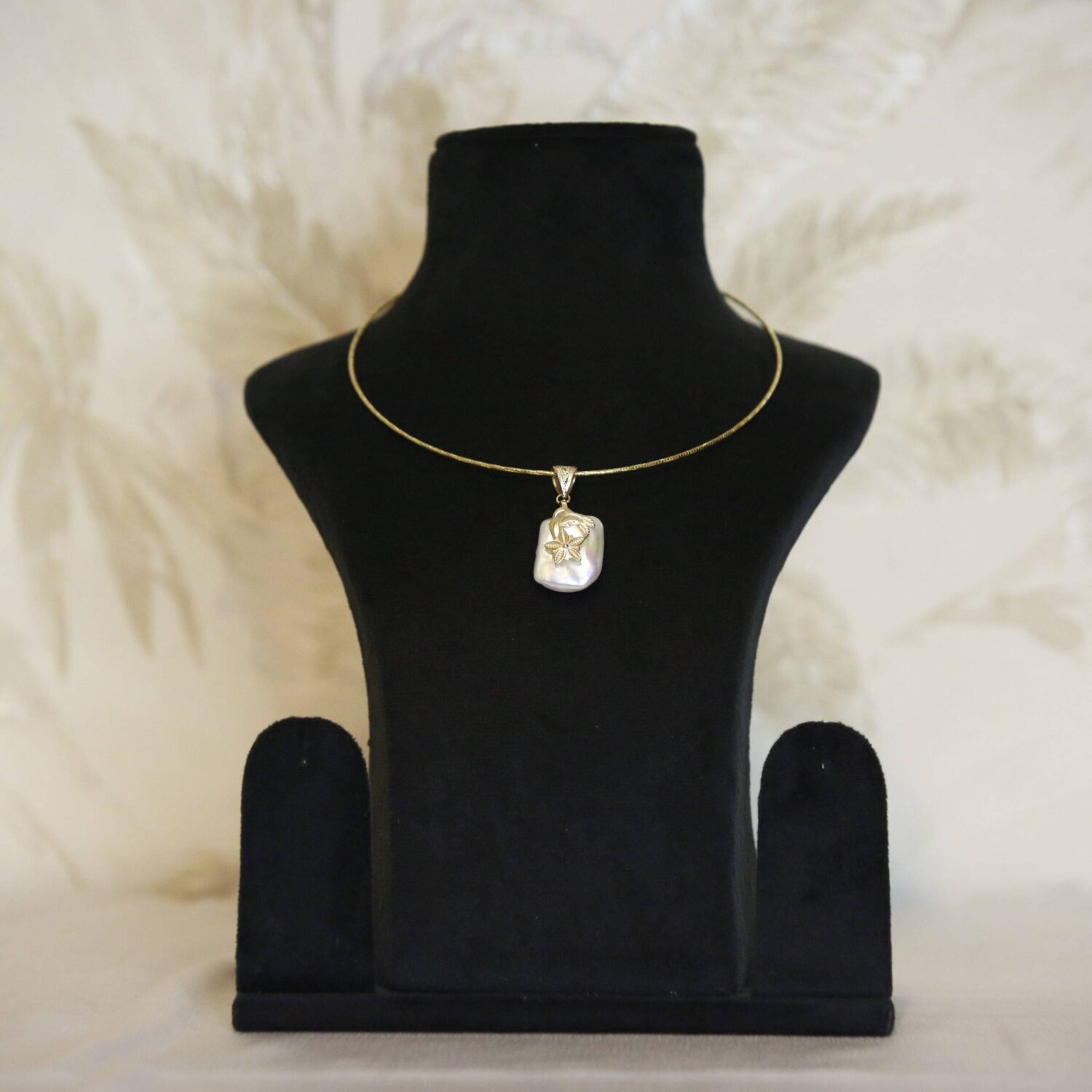 Alluring White Baroque Pearl Pendant With Golden Finish 925 Silver Anchor - Image 2