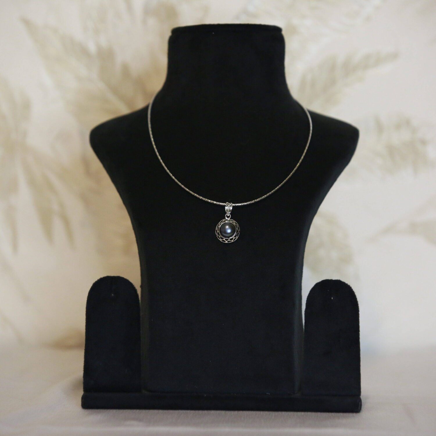 Dreamy 925 Silver Pendant With 10.5mm Bluish Grey Button Pearl - Image 2
