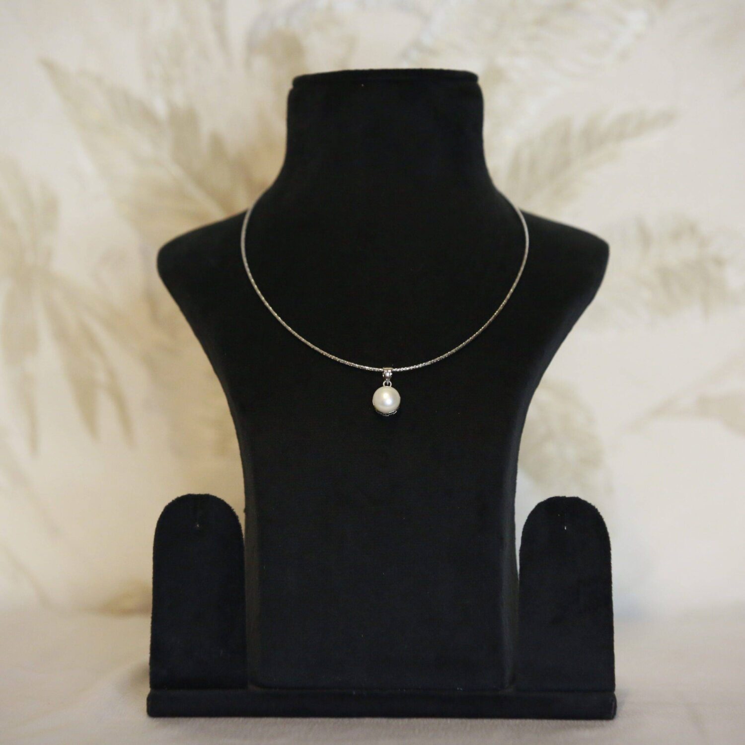 Simple 925 Silver Pendant With 10.5mm White Button Pearl - Image 2