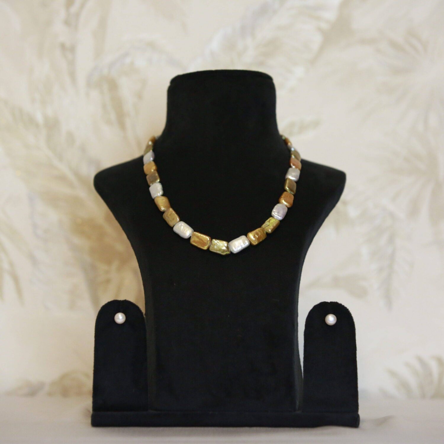 Lustrous Silver, Gold & Green Flat Baroque Pearl 17Inch Necklace - Image 2