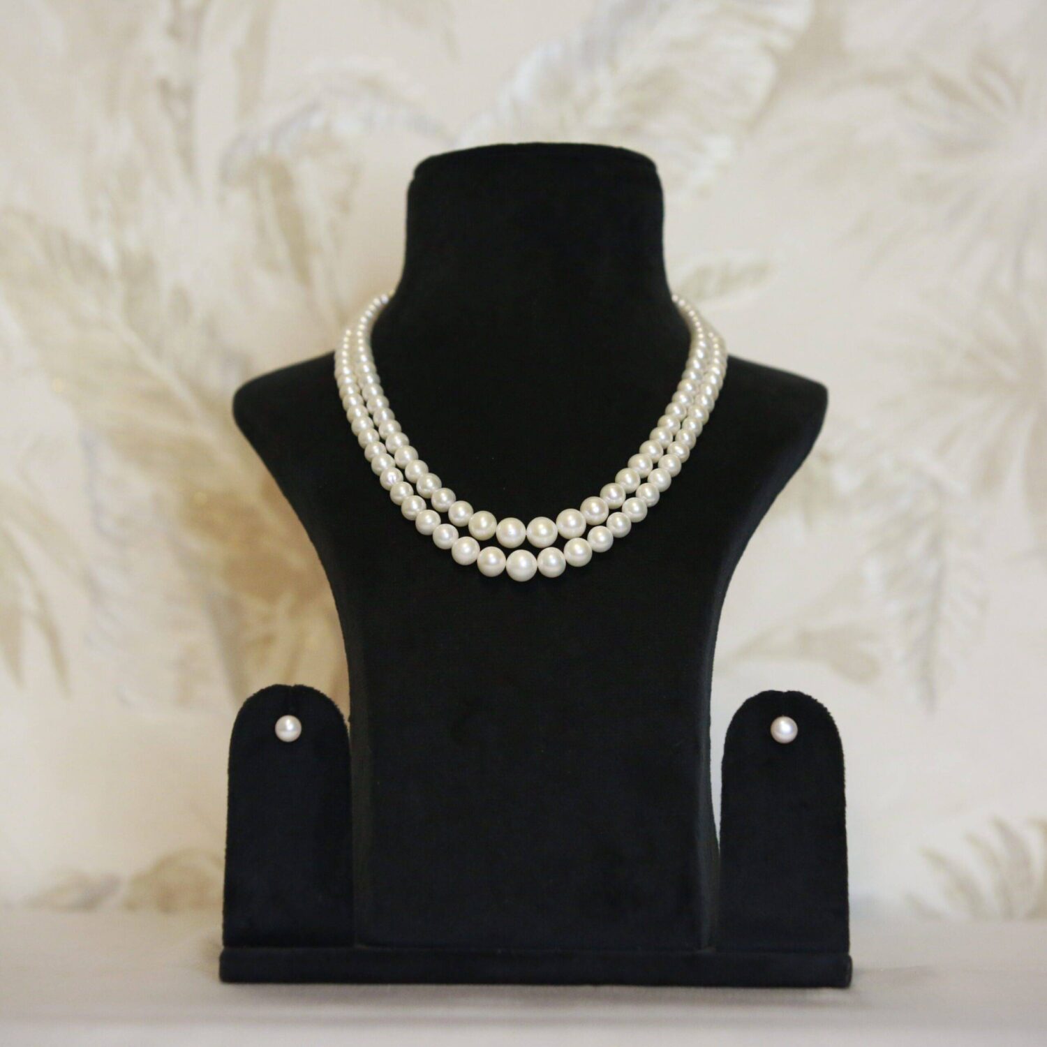 Elegant Two Layer 17Inch Necklace With 5-9.5mm Graduated White Round Pearls - Image 2