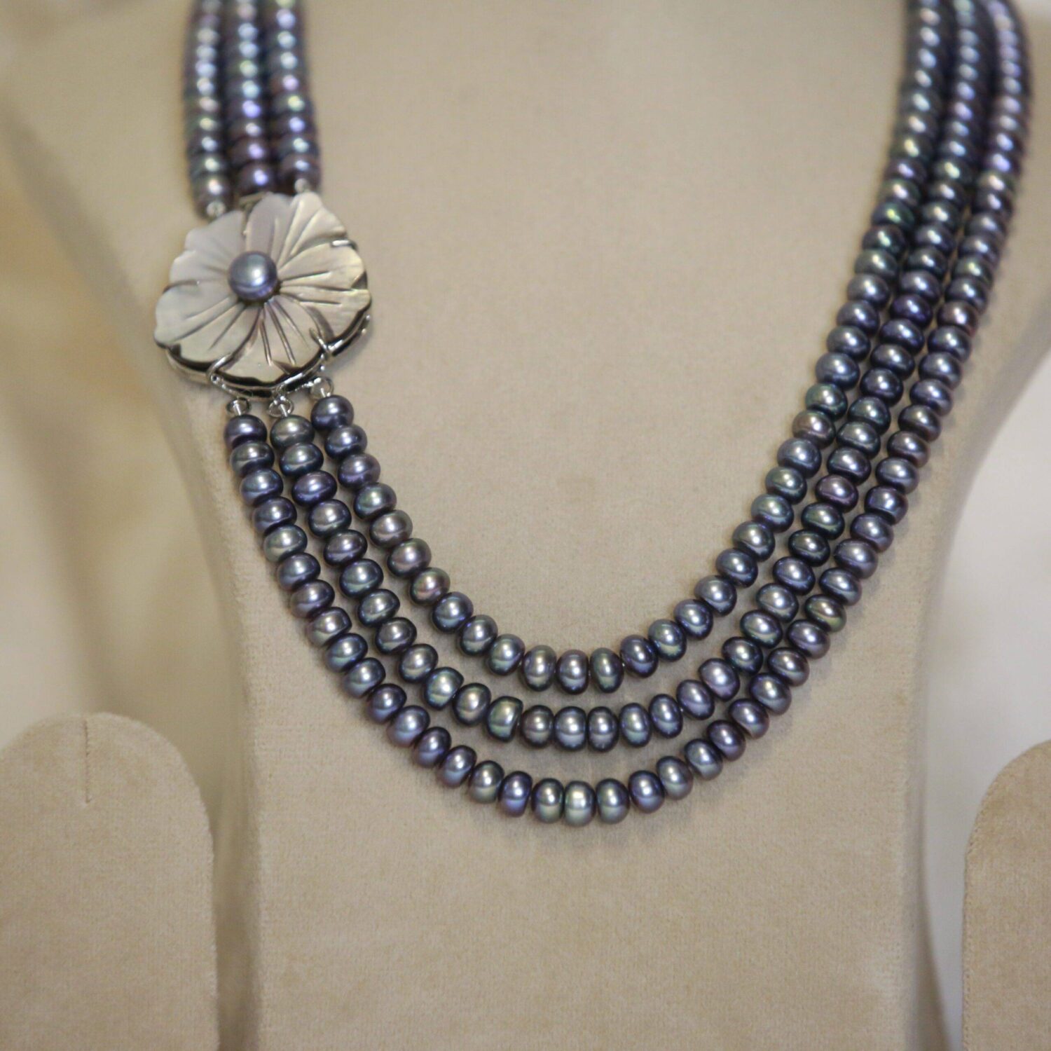 Exquisite Bluish Purple Semi-round Pearls Necklace With Mother of Pearl Side Pendant - Image 2