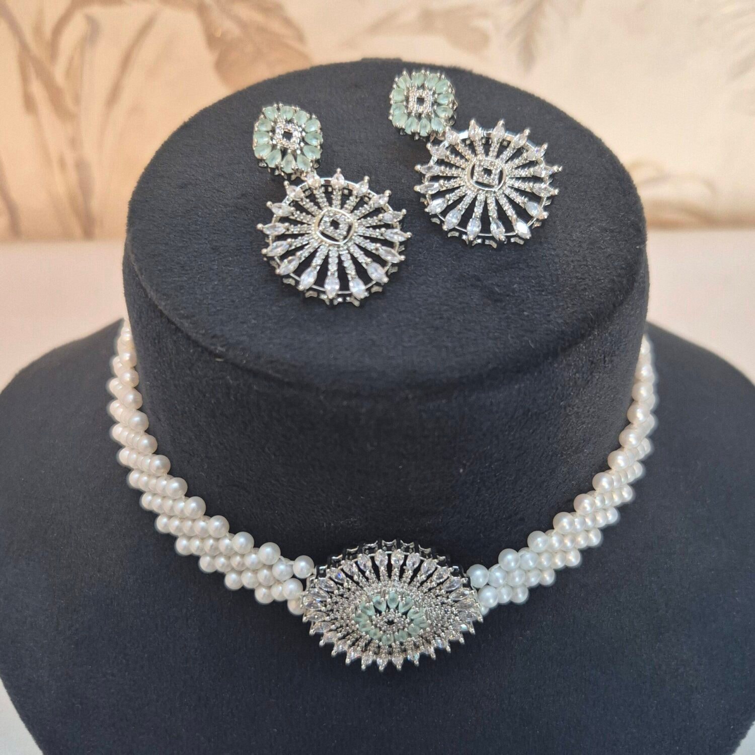 Chic White Round Pearls Mesh Pattern Choker With CZ Pendant - Image 2