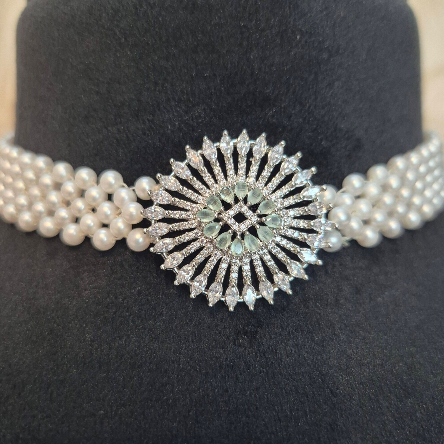 Chic White Round Pearls Mesh Pattern Choker With CZ Pendant - Image 4
