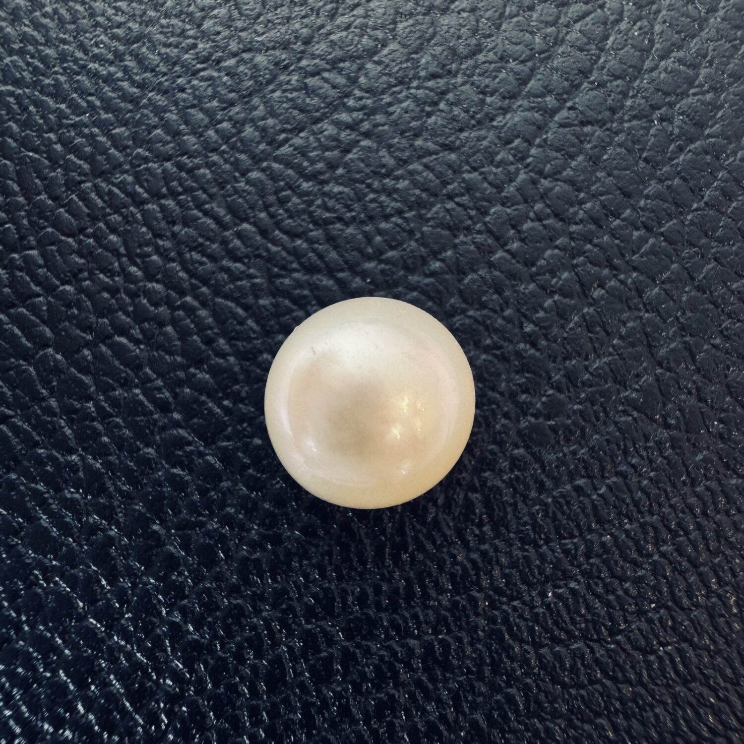 6.14 Carat (6.82 Ratti) White South Sea Pearl - 9.4mm Round, AAA Quality - Image 3
