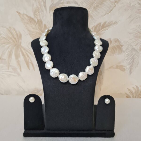 Stunning 18Inch Long White Baroque Pearls Necklace