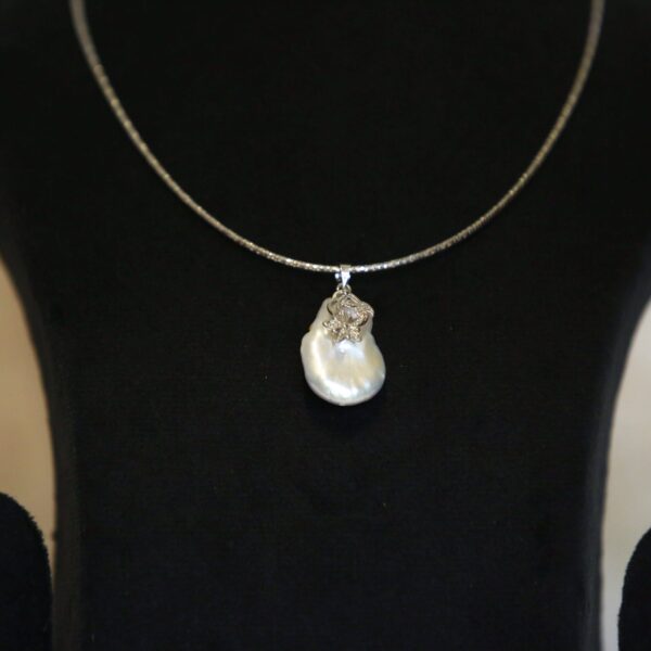 Artsy White Baroque Pearl Pendant With Decorative 925 Silver Anchor-c