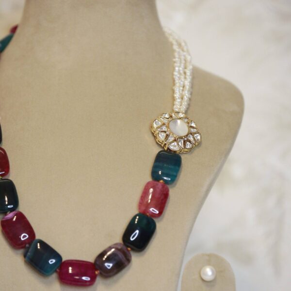 Attractive White Baroque Pearl Necklace With Polki Pendant & Multicoloured Onyx-1