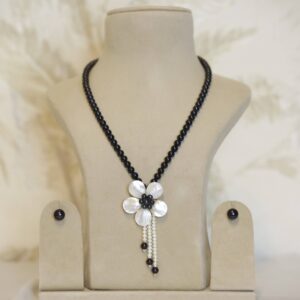 Beautiful Black 6mm Round Pearls 20Inches Necklace With Mother Of Pearl Pendant