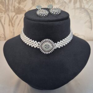 Chic White Round Pearls Mesh Pattern Choker With CZ Pendant