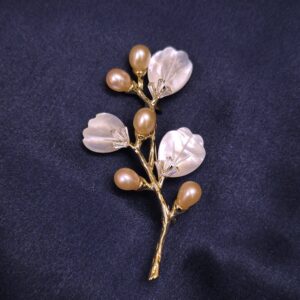 Gorgeous Peach Oval Pearl Brooch With Mother Of Pearl Leaves & CZ