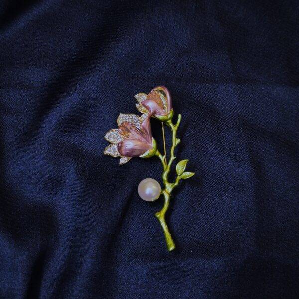 Lovely White Button Pearl Brooch With Enameled Flowers & CZ