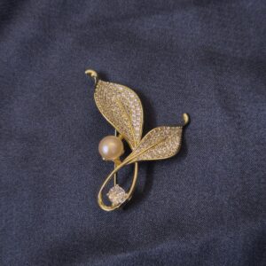 Elegant Leafy Brooch Enhanced With Peach Button Pearl & CZ